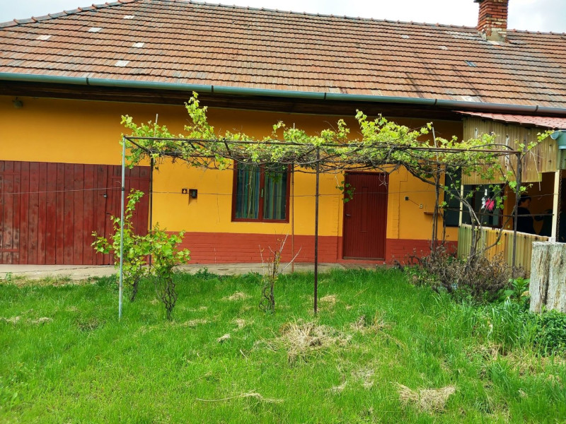 PREDAJ - Rodinný dom Tekovské Lužany