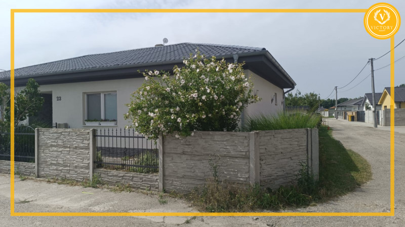 PREDAJ 4-IZBOVÝ RODINNÝ DOM – BUNGALOV V OBCI KYSELICA