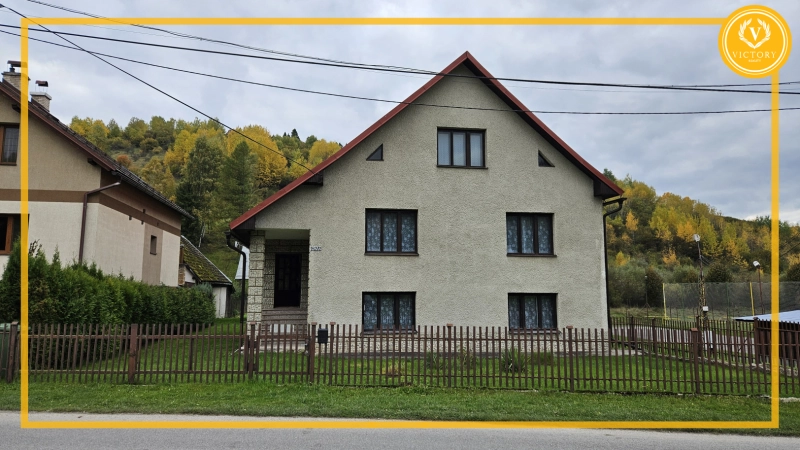 Na predaj:*priestranný a zachovalý rodinný dom v Zábiedove