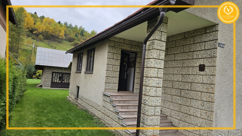 Na predaj:*priestranný a zachovalý rodinný dom v Zábiedove