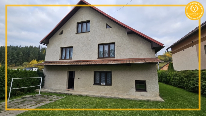 Na predaj:*priestranný a zachovalý rodinný dom v Zábiedove