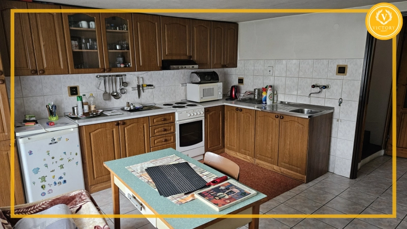 Na predaj:*priestranný a zachovalý rodinný dom v Zábiedove