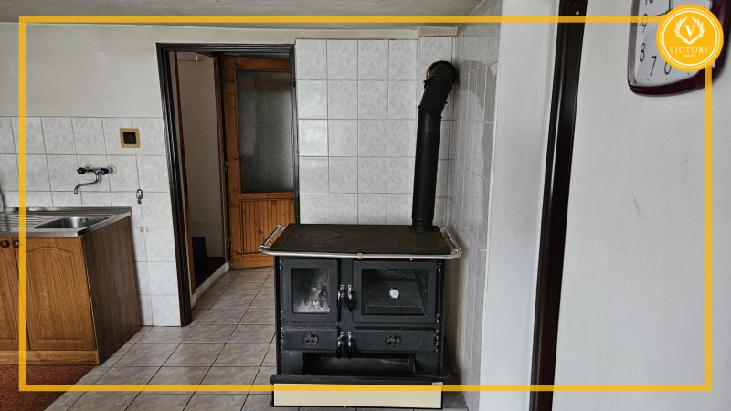 Na predaj:*priestranný a zachovalý rodinný dom v Zábiedove