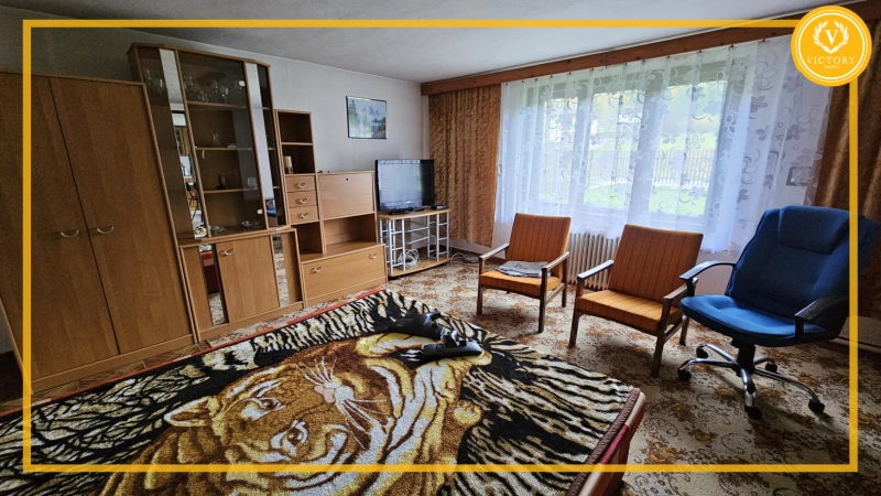 Na predaj:*priestranný a zachovalý rodinný dom v Zábiedove