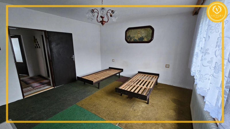 Na predaj:*priestranný a zachovalý rodinný dom v Zábiedove