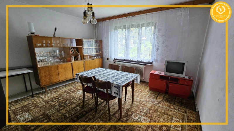 Na predaj:*priestranný a zachovalý rodinný dom v Zábiedove