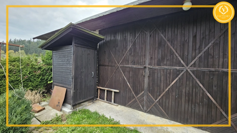 Na predaj:*priestranný a zachovalý rodinný dom v Zábiedove