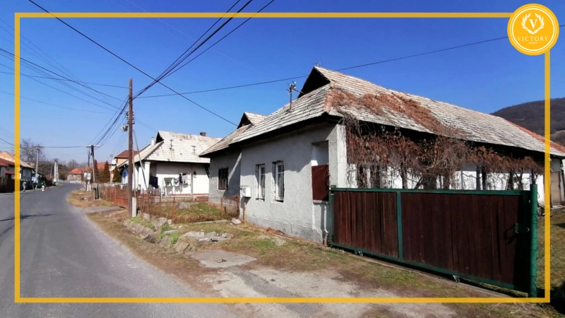 ZNÍŽENÁ CENA - 3835m2 a Rodinný dom* v obci Stredné Plachtince