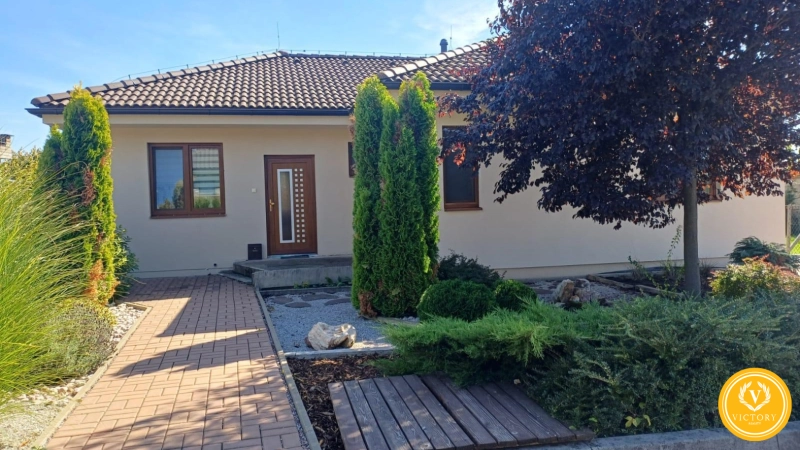 ZNÍŽENÁ CENA:  PRENÁJOM*Priestranný 5-izbový rodinný dom v Beladiciach