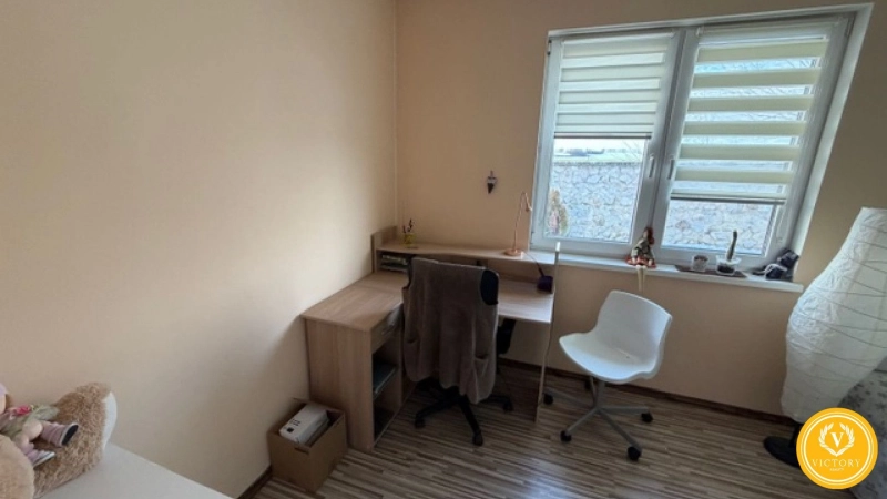 ZNÍŽENÁ CENA:  PRENÁJOM*Priestranný 5-izbový rodinný dom v Beladiciach