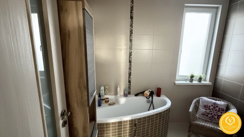 ZNÍŽENÁ CENA:  PRENÁJOM*Priestranný 5-izbový rodinný dom v Beladiciach