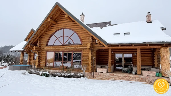 Luxusný zrubový dom*v malebnej obci Podzámčok