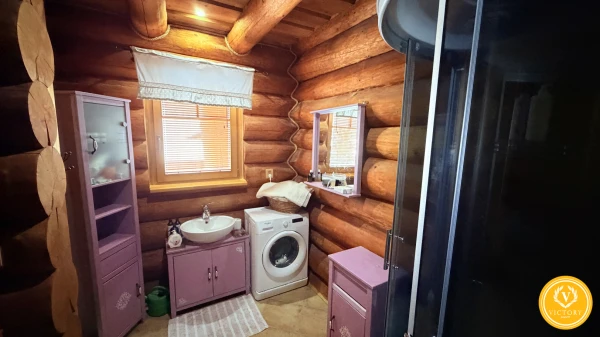 Luxusný zrubový dom*v malebnej obci Podzámčok