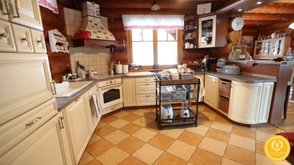 Luxusný zrubový dom*v malebnej obci Podzámčok