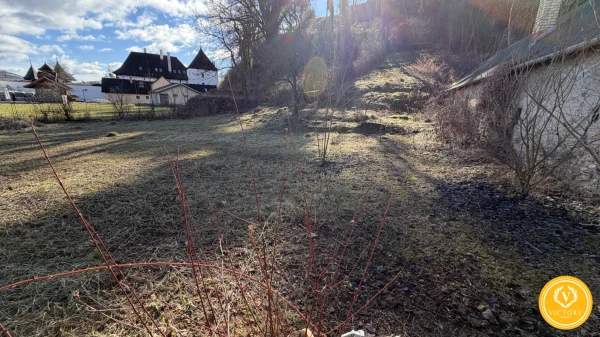 Slnečný pozemok*s panorámou hradu v srdci Divína