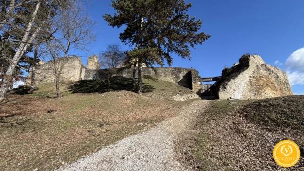 Slnečný pozemok*s panorámou hradu v srdci Divína