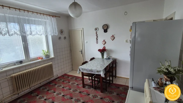 Rodinný dom *s veľkým a krásnym pozemkom 2052 m² v tichej lokalite Gabčíkova