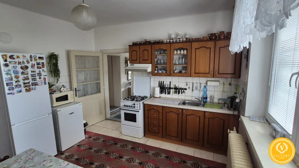 Rodinný dom *s veľkým a krásnym pozemkom 2052 m² v tichej lokalite Gabčíkova