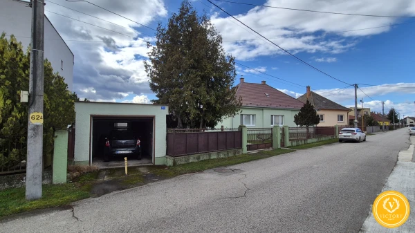 Rodinný dom *s veľkým a krásnym pozemkom 2052 m² v tichej lokalite Gabčíkova