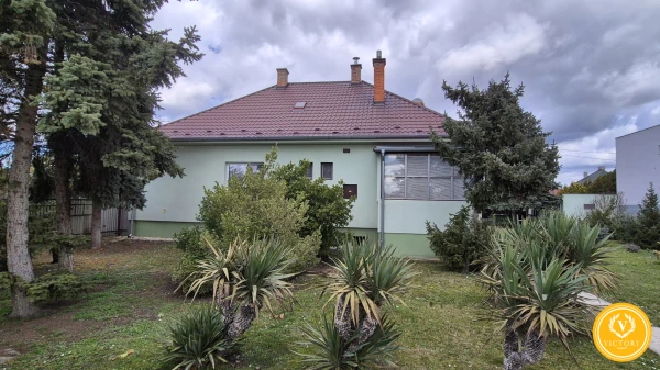 Rodinný dom *s veľkým a krásnym pozemkom 2052 m² v tichej lokalite Gabčíkova