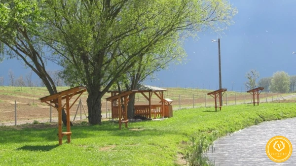 TOP INVESTÍCIA: 52 ha Energeticky nezávislý areál – Produkčný sad a rybník – Svätuše (Tokaj)