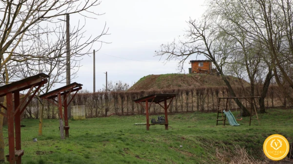 TOP INVESTÍCIA: 52 ha Energeticky nezávislý areál – Produkčný sad a rybník – Svätuše (Tokaj)