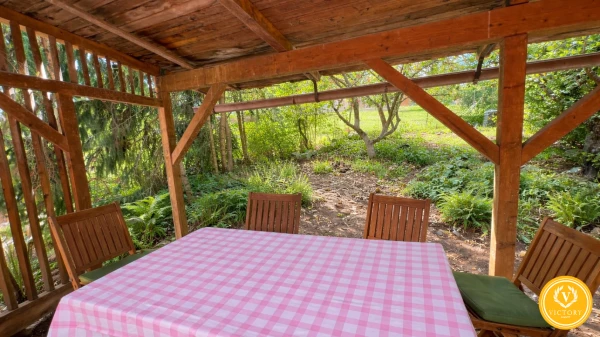 PONUKA PRENÁJMU: Útulný, plne zariadený rodinný dom v BB – Rakytovce