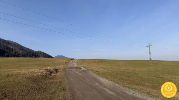 Investičný pozemok*v srdci Liptova – Pavčina Lehota (3 624 m²)