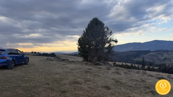 NA PREDAJ*Rozľahlý pozemok*s panoramatickým výhľadom v Detvianskej Hute