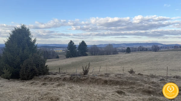 NA PREDAJ*Rozľahlý pozemok*s panoramatickým výhľadom v Detvianskej Hute