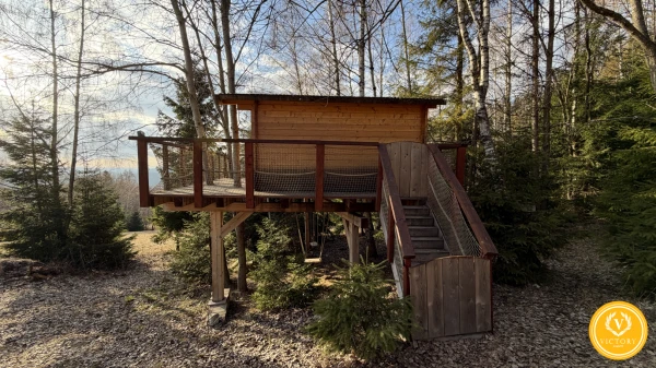 UNIKÁTNY INVESTIČNÝ CELOK NA PODPOĽANÍ: Panoramatický pozemok* 8 564 m² so štýlovou 