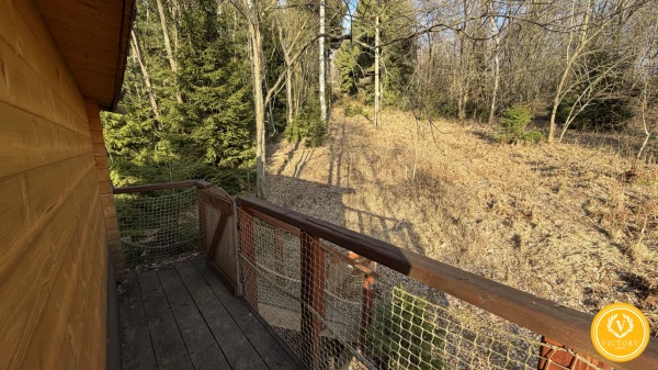 UNIKÁTNY INVESTIČNÝ CELOK NA PODPOĽANÍ: Panoramatický pozemok* 8 564 m² so štýlovou 