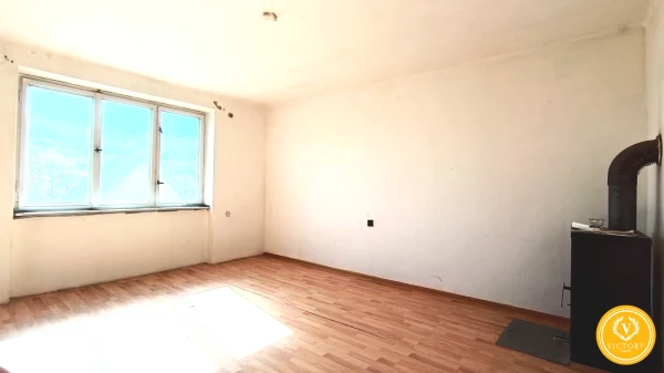 Trojizbový 78m2 byt Málinec