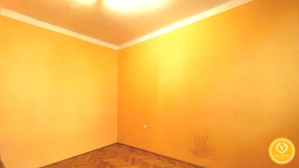 Priestranný 3-izbový 72m2 byt v tehle s výbornou dostupnosťou – Lučenec, Opatová