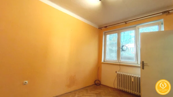 Priestranný 3-izbový 72m2 byt v tehle s výbornou dostupnosťou – Lučenec, Opatová