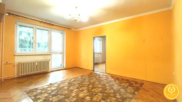 Priestranný 3-izbový 72m2 byt v tehle s výbornou dostupnosťou – Lučenec, Opatová