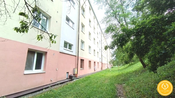 Dvoj - izbový byt na Zlatom potoku – 55 m² čistého potenciálu