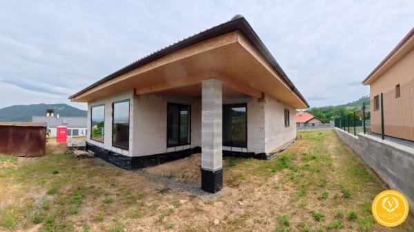 Rodinný dom Stožok* – vo fáze holodomu, pripravený na dokončenie