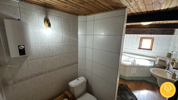 Dlhodobý prenájom rodinného domu v Španej Doline – pokojné bývanie pri lese