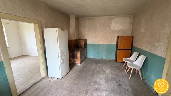 Pozemok 744 m²*v Kováčovej s pôvodným kamenným domom – rekonštrukcia alebo nová stavba