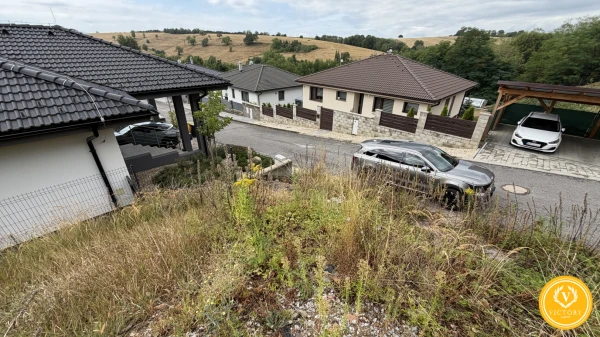 Stavebný pozemok*s projektovým zámerom rodinného domu*v Dolnej Mičinej