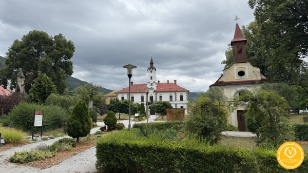 Stavebný pozemok (964 m²) v Ľubietovej s povolením na výstavbu domu či chaty