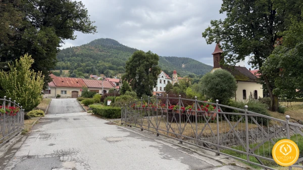 Stavebný pozemok (964 m²) v Ľubietovej s povolením na výstavbu domu či chaty