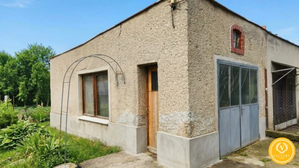 Priestranný poschodový rodinný dom vo Fiľakove