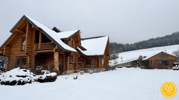 Luxusný zrubový dom*v malebnej obci Podzámčok