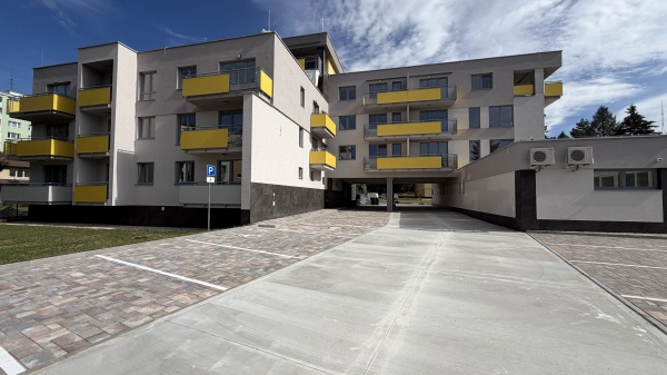 Priestranný 3-izbový byt*v štandarde (80 m²)*s rýchlym prístupom*do prírody aj do mesta